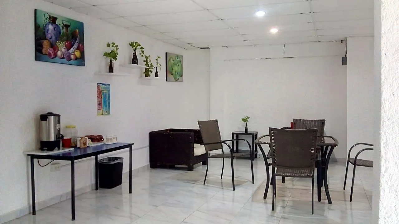 Ikaro Suites Κανκούν